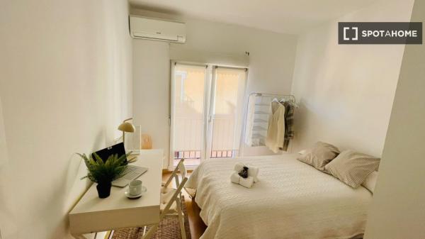 Apartamento completo de 3 dormitorios en Granada