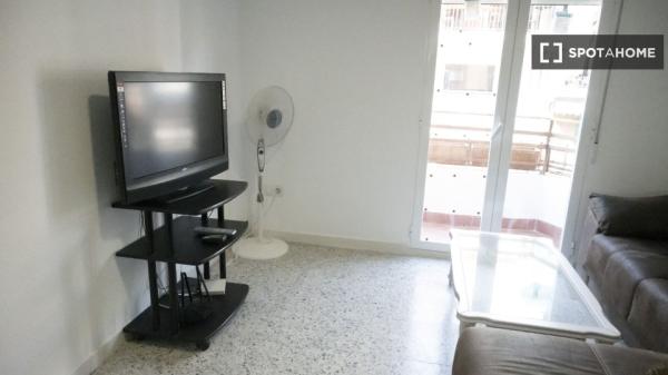 Se alquila habitación en piso compartido en Córdoba