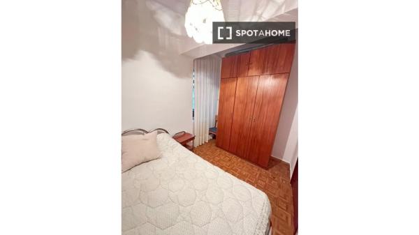 1 dormitorio en piso compartido en Salamaca