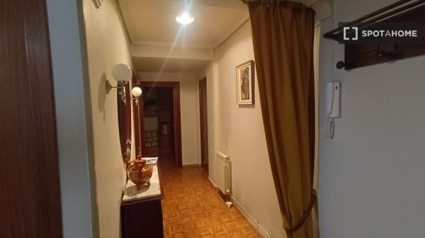 1 dormitorio en piso compartido en Salamaca