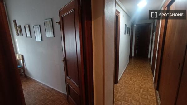 1 dormitorio en piso compartido en Salamaca