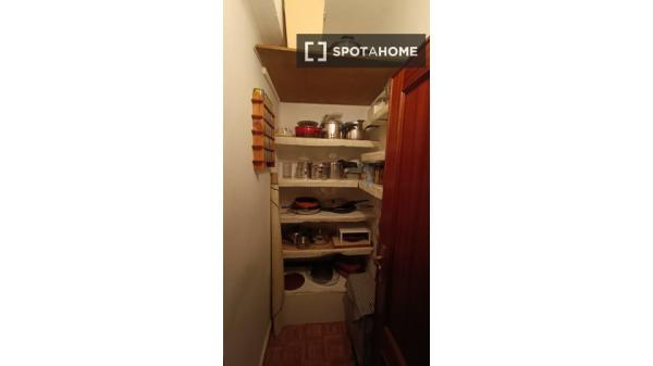 1 dormitorio en piso compartido en Salamaca