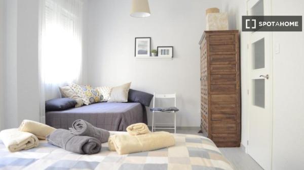 Apartamento de 1 dormitorio en alquiler en Sevilla, Sevilla