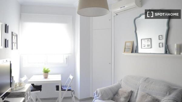 Apartamento de 1 dormitorio en alquiler en Sevilla, Sevilla