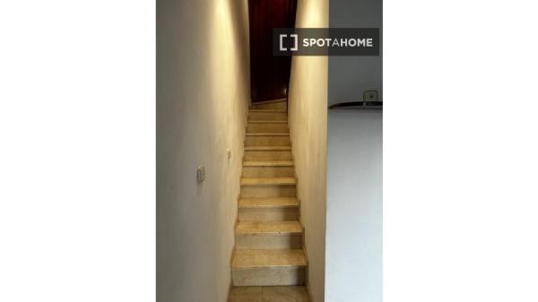 Apartamento completo de 3 dormitorios en Granada