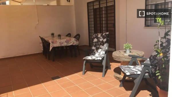 Apartamento de 2 dormitorios en alquiler en Benalmádena, Málaga