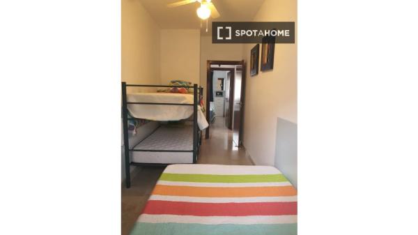 Apartamento de 2 dormitorios en alquiler en Benalmádena, Málaga