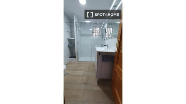 Apartamento entero de 3 dormitorios en Sevilla