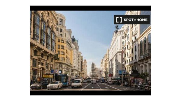 Se alquila habitación en piso compartido en Madrid