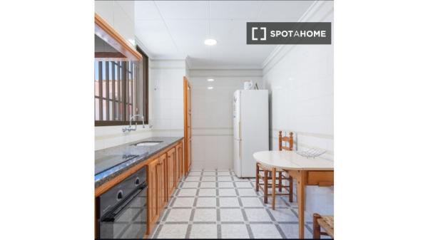 Piso de 3 habitaciones en alquiler en Valencia