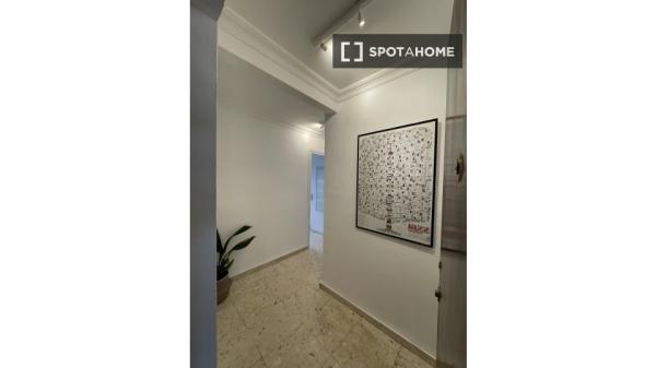 Apartamento de 4 habitaciones en alquiler en Casco Antiguo, Sevilla