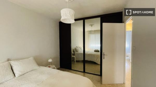 Apartamento de 4 habitaciones en alquiler en Casco Antiguo, Sevilla