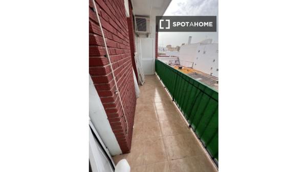 Apartamento de 3 dormitorios en alquiler en Nervión, Sevilla