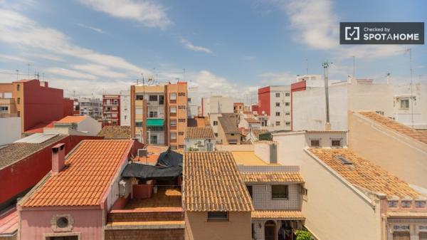 Piso de 3 habitaciones en alquiler en Valencia