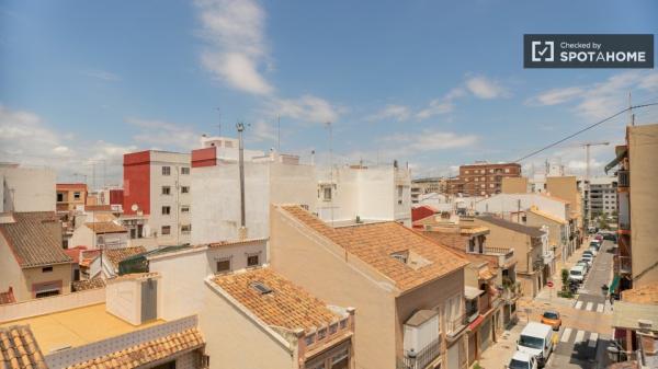 Piso de 3 habitaciones en alquiler en Valencia