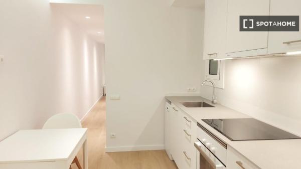 Apartamento de 2 dormitorios en alquiler en Les Corts, Barcelona