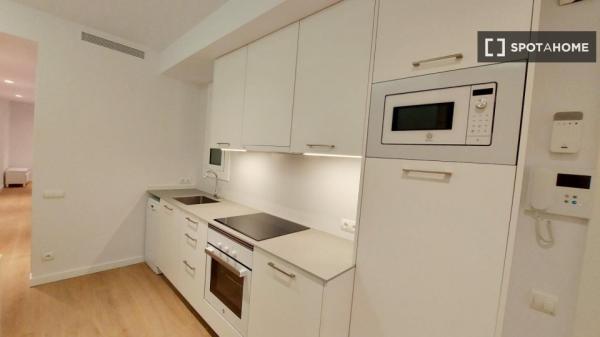 Apartamento de 2 dormitorios en alquiler en Les Corts, Barcelona