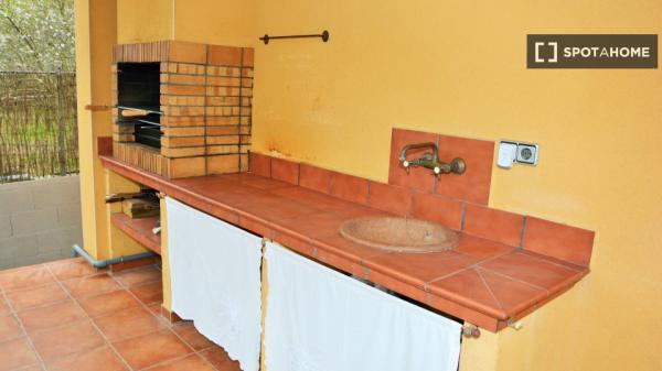 Piso entero de 5 habitaciones en Canyelles