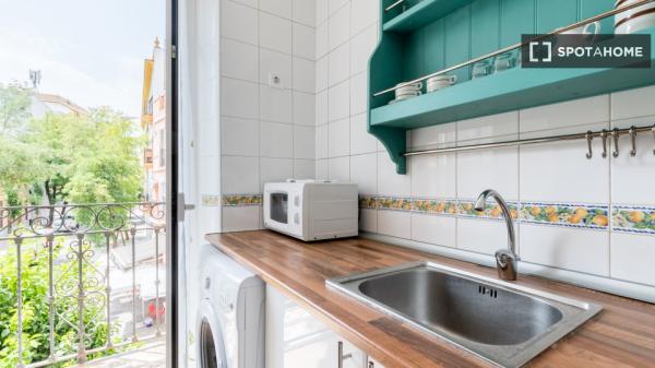 Apartamento de 2 dormitorios en alquiler en Triana, Sevilla