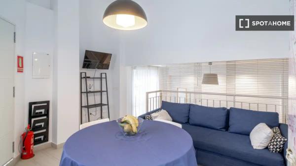 Apartamento de 1 dormitorio en alquiler en Málaga-Este, Málaga