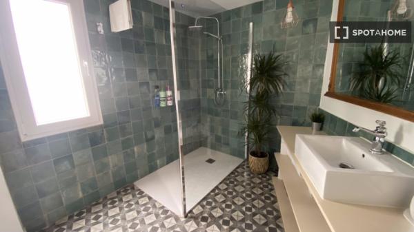 Apartamento de 2 dormitorios en alquiler en L'Eixample, Valencia