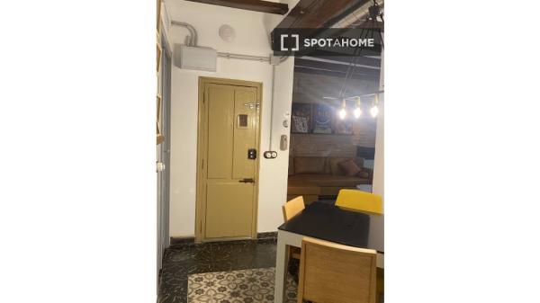 Apartamento de 2 dormitorios en alquiler en L'Eixample, Valencia