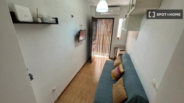 Apartamento de 2 habitaciones en alquiler en Málaga-Este, Málaga