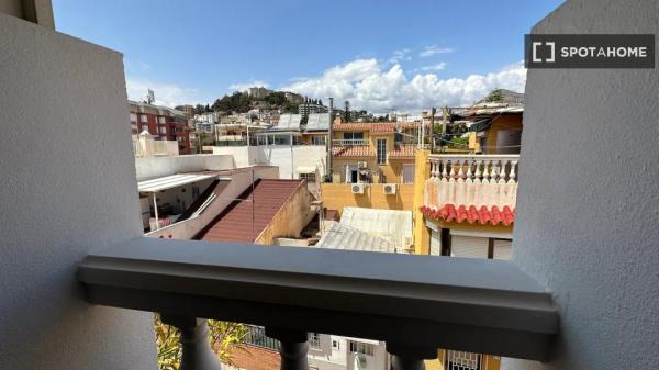 Apartamento de 2 habitaciones en alquiler en Málaga-Este, Málaga