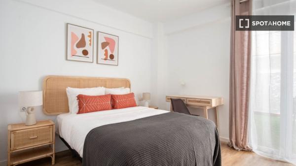 Apartamento de 3 dormitorios en alquiler en Lavapiés, Madrid