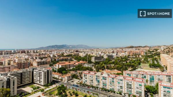 Piso de 2 dormitorios en alquiler en Martiricos, Málaga