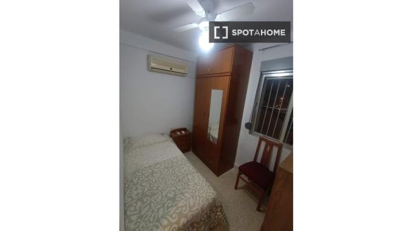 Apartamento entero de 3 dormitorios en Sevilla