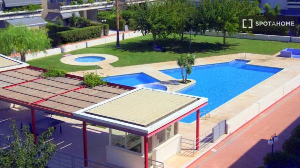 Piso de 3 habitaciones en alquiler en Cubelles, Barcelona