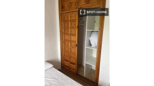 Apartamento de 2 habitaciones en alquiler en Els Poblets, Dénia