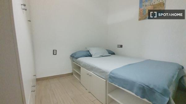 Piso en alquiler de 2 habitaciones en La Viña, Cádiz