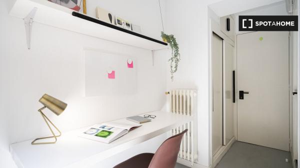 Chambre avec salle de bains à louer en Co-living à Madrid