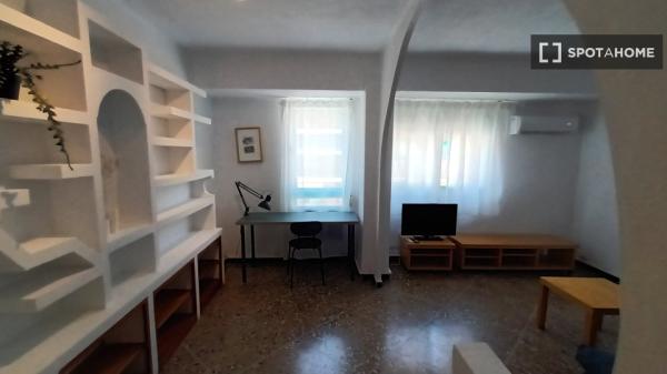 Piso de 1 dormitorio en alquiler en Campanar, Valencia