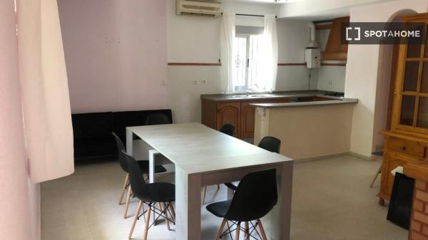 Piso en alquiler de 3 habitaciones en Córdoba