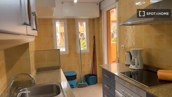 Apartamento completo de 2 dormitorios en Denia