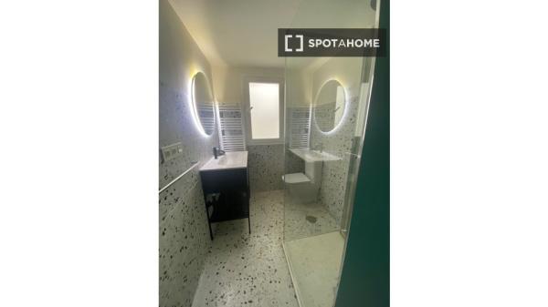 Apartamento de 2 dormitorios en alquiler en Centro, Granada