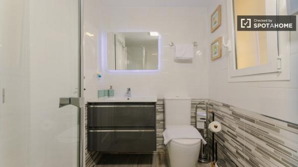 Apartamento de 2 dormitorios en alquiler en Valencia