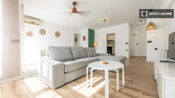 Apartamento de 2 dormitorios en alquiler en Camins Al Grau, Valencia