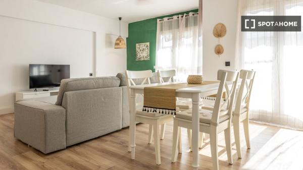 Apartamento de 2 dormitorios en alquiler en Camins Al Grau, Valencia