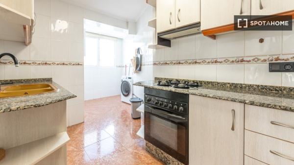 Apartamento de 2 dormitorios en alquiler en Camins Al Grau, Valencia