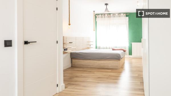 Apartamento de 2 dormitorios en alquiler en Camins Al Grau, Valencia