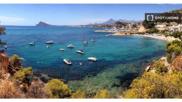 Piso de 2 dormitorios en alquiler en Altea, Alicante