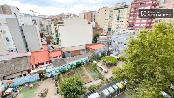 Piso en alquiler de 3 habitaciones en Sants-Montjuïc, Barcelona