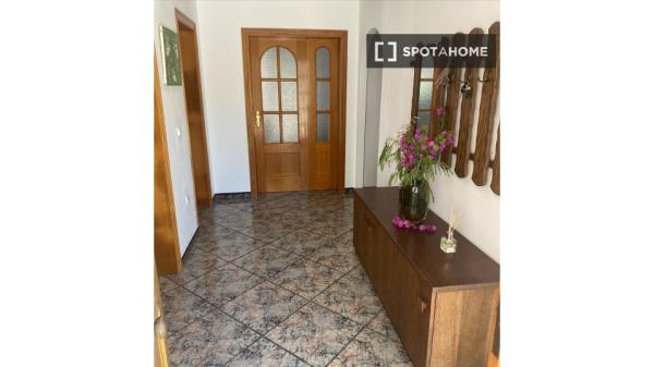 Apartamento de 5 habitaciones en alquiler en Calpe