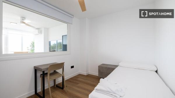 Apartamento completo de 3 dormitorios en Málaga