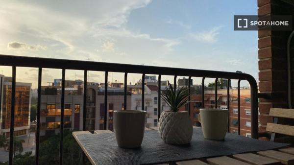 Apartamento en Valencia con 1 habitación doble