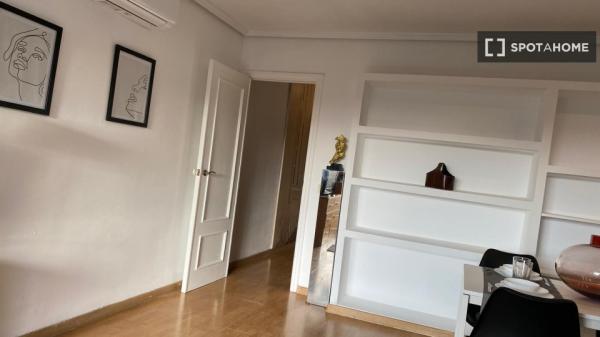 Apartamento en Valencia con 1 habitación doble